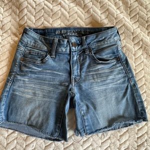 American eagle super super stretch MIDI jeans shorts sz 0.